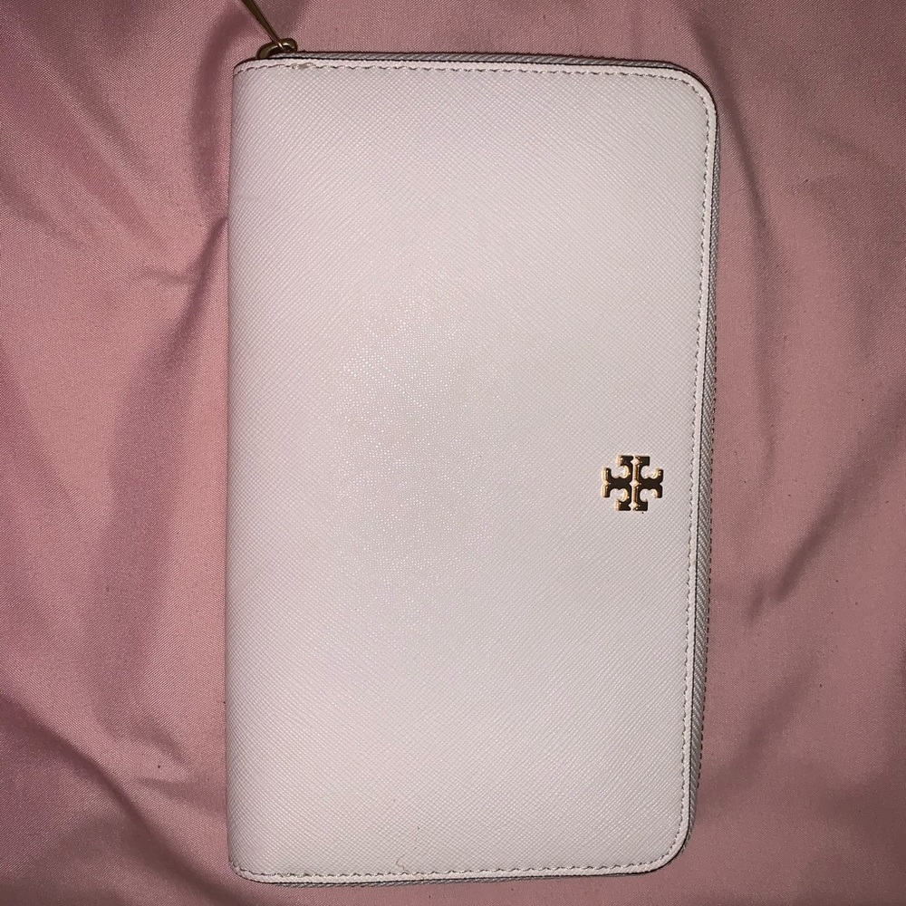 Tory burch wallet